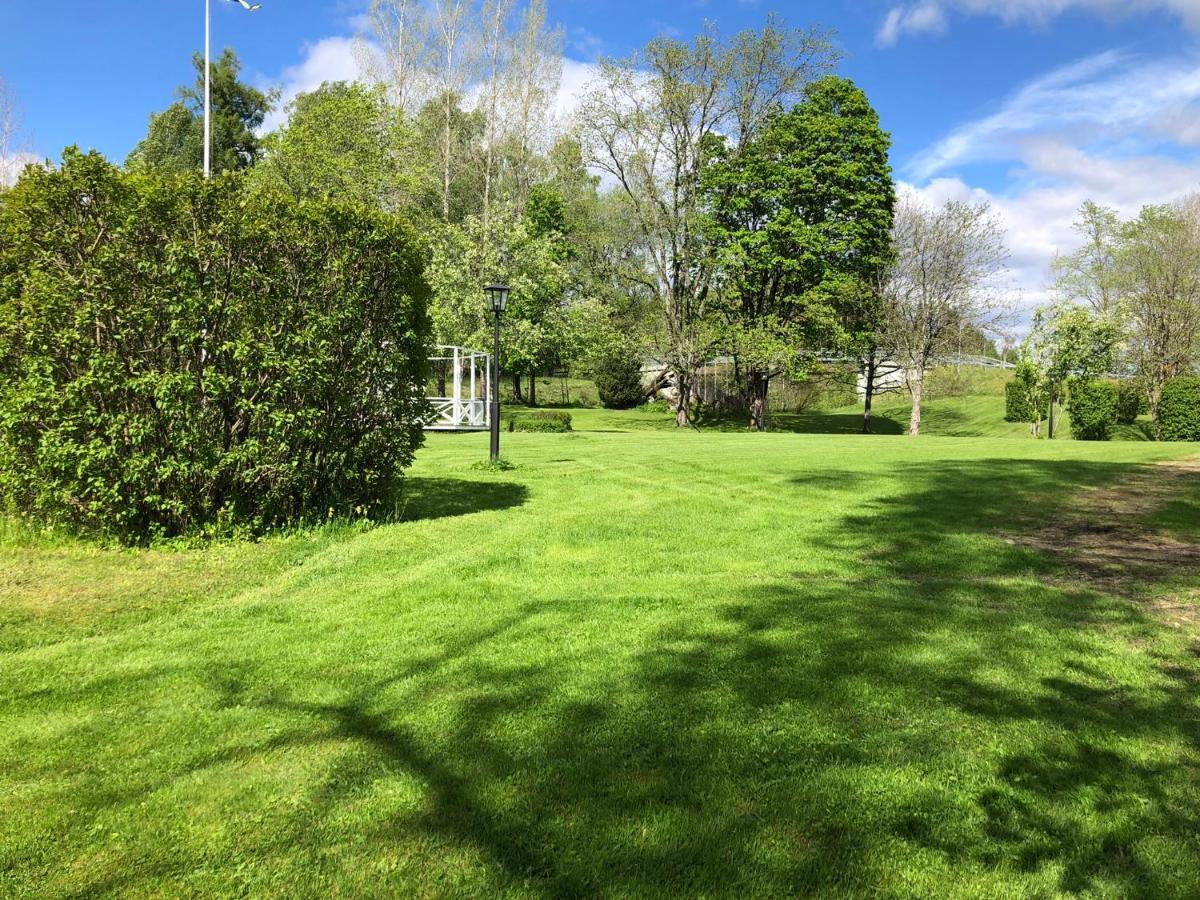 Bed & Breakfast Bredsjoe Gamla Herrgard White Dream Mansion Hällefors