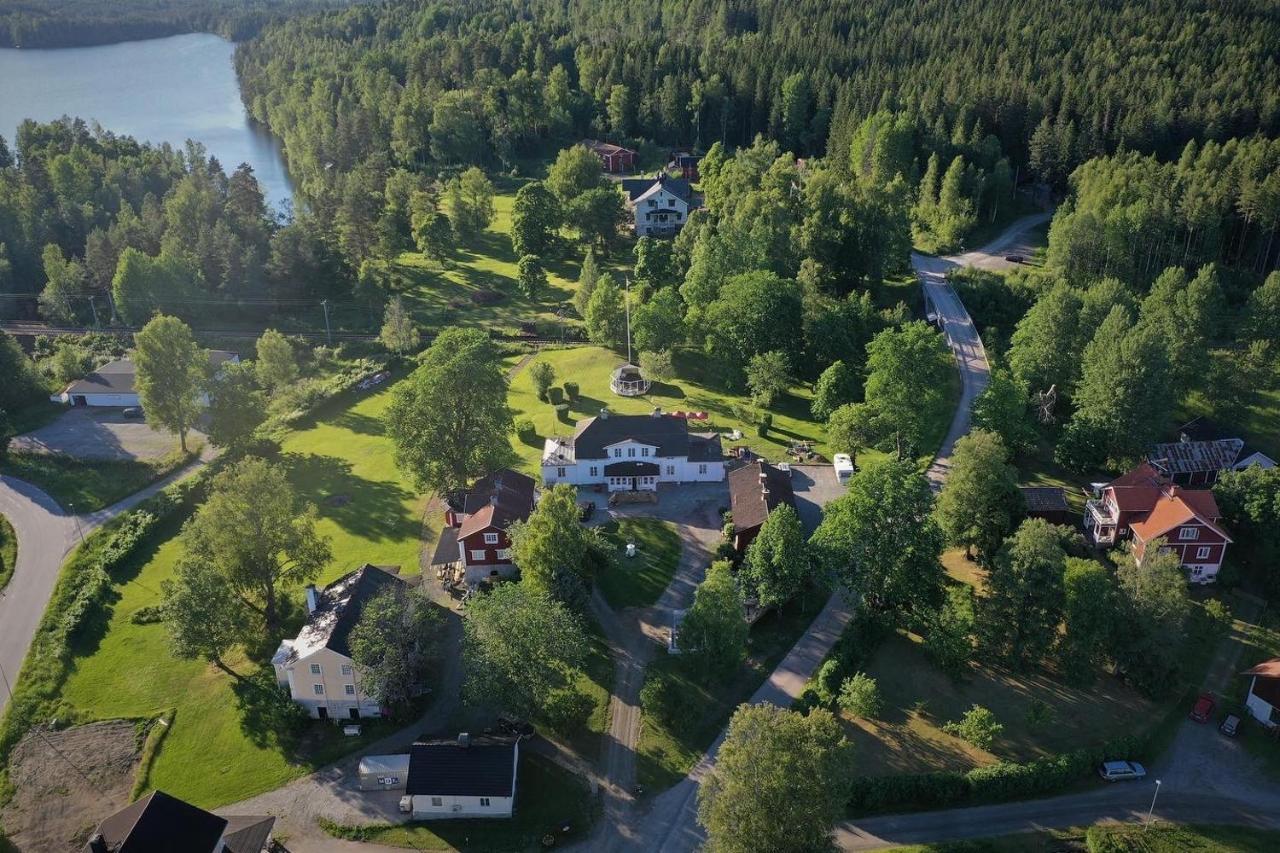 Bed & Breakfast Bredsjoe Gamla Herrgard White Dream Mansion